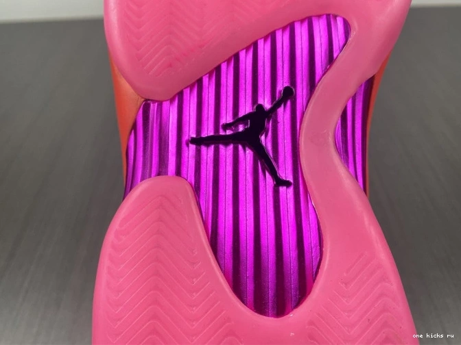Rep 14 Jordan Low Pink (W) DH4121-600 Shocking Retro 0714